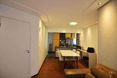 Apartamento à venda com 80m², 3 quartos e 2 vagasSala