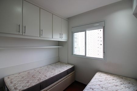 Apartamento à venda com 80m², 3 quartos e 2 vagasQuarto 2