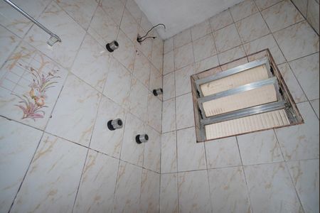 Casa à venda com 140m², 3 quartos e 4 vagasBanheiro Corredor