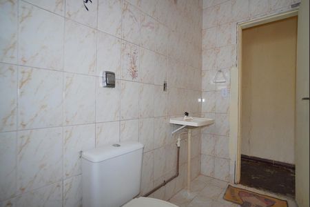 Casa à venda com 140m², 3 quartos e 4 vagasBanheiro Corredor