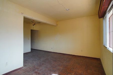 Casa à venda com 140m², 3 quartos e 4 vagasSala