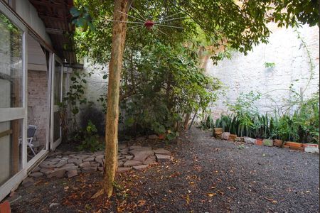 Casa à venda com 140m², 3 quartos e 4 vagasQuintal - Fundos