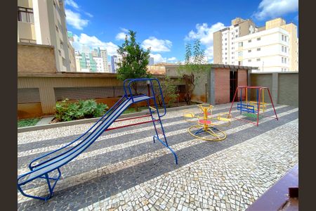 Apartamento à venda com 130m², 4 quartos e 2 vagasÁrea comum - Playground