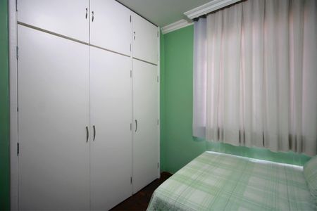 Apartamento à venda com 130m², 4 quartos e 2 vagasQuarto 