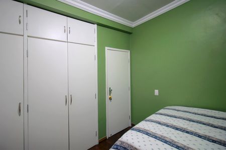 Apartamento à venda com 130m², 4 quartos e 2 vagasQuarto 2
