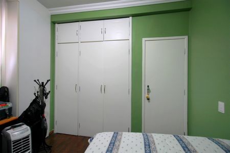 Apartamento à venda com 130m², 4 quartos e 2 vagasQuarto 2