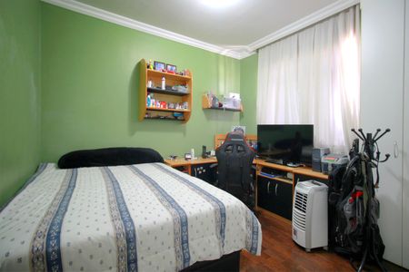 Apartamento à venda com 130m², 4 quartos e 2 vagasQuarto 2