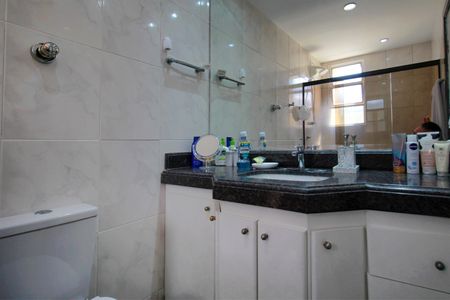 Apartamento à venda com 130m², 4 quartos e 2 vagasBanheiro da Suíte