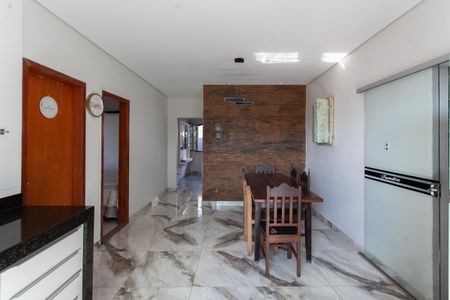 Casa à venda com 360m², 3 quartos e 5 vagasCozinha e Copa