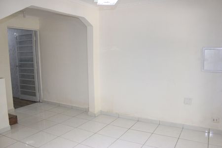 Casa à venda com 172m², 4 quartos e 1 vagaSala