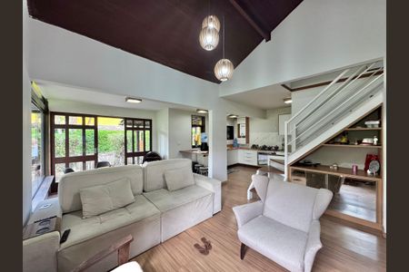 Casa de condomínio para alugar com 140m², 3 quartos e 1 vagaSala