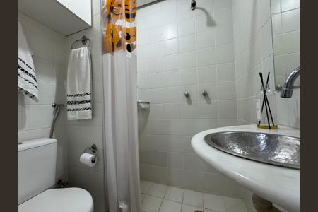 Casa de condomínio para alugar com 140m², 3 quartos e 1 vagaBanheiro Social (Segundo Andar)