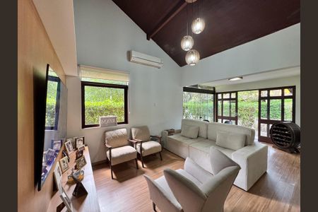 Casa de condomínio para alugar com 140m², 3 quartos e 1 vagaSala