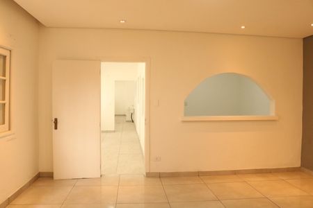 Casa à venda com 500m², 2 quartos e 3 vagasSala