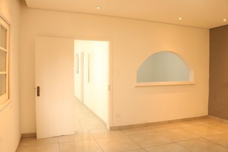 Casa à venda com 500m², 2 quartos e 3 vagasSala