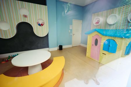 Studio à venda com 28m², 1 quarto e sem vaga Studio à venda com 28m², 1 quarto e sem vagaBrinquedoteca