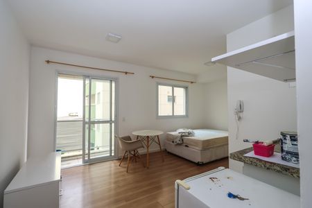Studio à venda com 28m², 1 quarto e sem vaga Studio à venda com 28m², 1 quarto e sem vagaSala