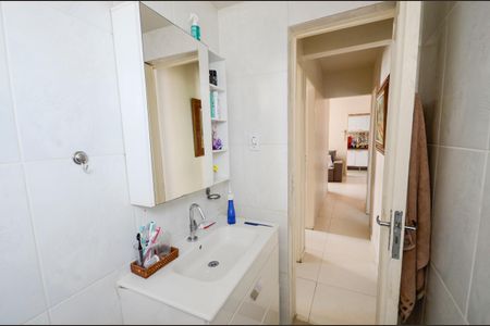 Apartamento à venda com 55m², 2 quartos e sem vaga Apartamento à venda com 55m², 2 quartos e sem vagaBanheiro