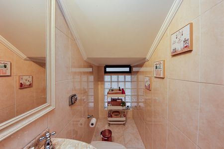 Casa à venda com 320m², 4 quartos e 7 vagasLavabo