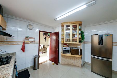 Casa à venda com 320m², 4 quartos e 7 vagasCozinha