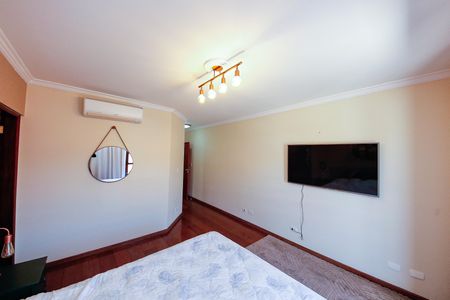 Casa à venda com 320m², 4 quartos e 7 vagasSuíte 1