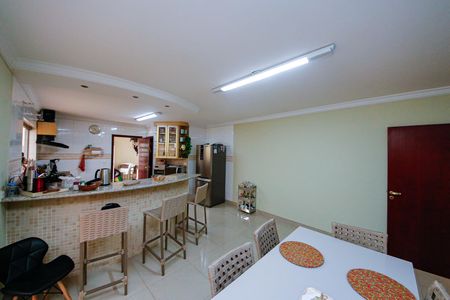 Casa à venda com 320m², 4 quartos e 7 vagasCopa