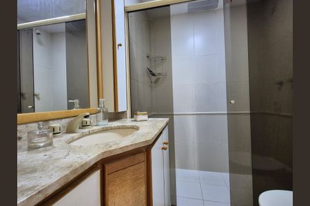 Apartamento à venda com 119m², 3 quartos e 2 vagas Apartamento à venda com 119m², 3 quartos e 2 vagasBanheiro da Suíte 1
