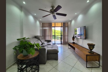 Apartamento à venda com 119m², 3 quartos e 2 vagas Apartamento à venda com 119m², 3 quartos e 2 vagasSala