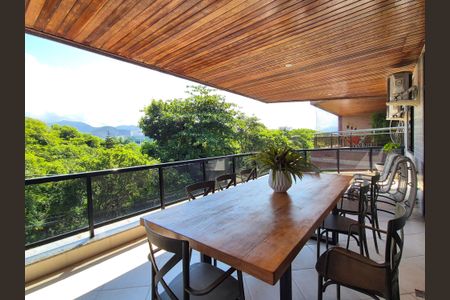 Apartamento à venda com 119m², 3 quartos e 2 vagas Apartamento à venda com 119m², 3 quartos e 2 vagasVaranda Sala