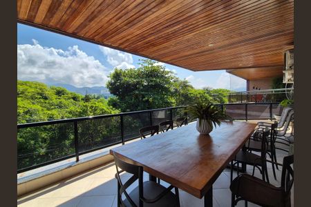 Apartamento à venda com 119m², 3 quartos e 2 vagas Apartamento à venda com 119m², 3 quartos e 2 vagasVaranda Sala