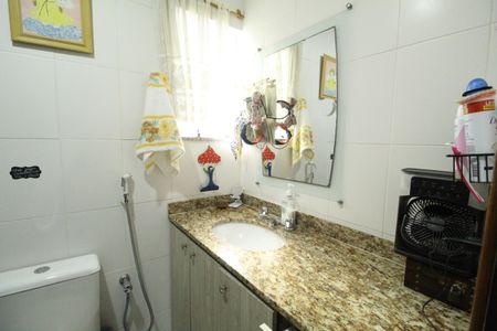 Casa à venda com 119m², 2 quartos e 1 vagaBanheiro social