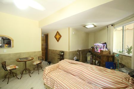 Casa à venda com 119m², 2 quartos e 1 vagaSala