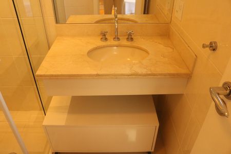 Apartamento para alugar com 135m², 3 quartos e 3 vagasBanheiro da Suíte 2