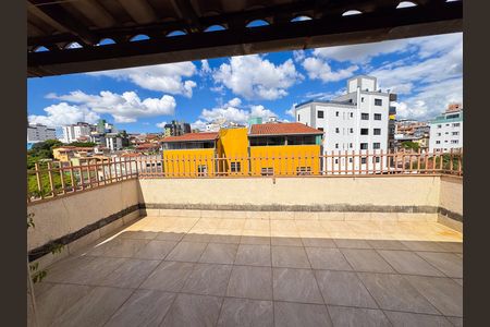 Apartamento à venda com 120m², 2 quartos e 1 vagaÁrea de Serviço