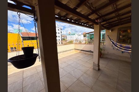 Apartamento à venda com 120m², 2 quartos e 1 vagaÁrea de Serviço