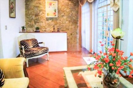 Casa à venda com 300m², 4 quartos e 4 vagas