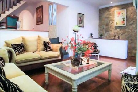 Casa à venda com 300m², 4 quartos e 4 vagas