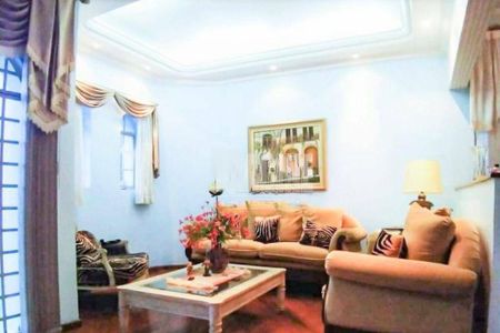 Casa à venda com 300m², 4 quartos e 4 vagas