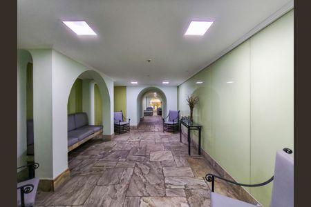 Apartamento à venda com 80m², 2 quartos e 1 vagaFachada e portaria