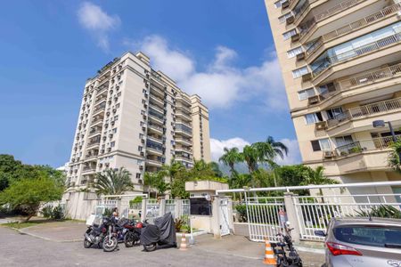 Apartamento à venda com 75m², 2 quartos e 2 vagasFachada