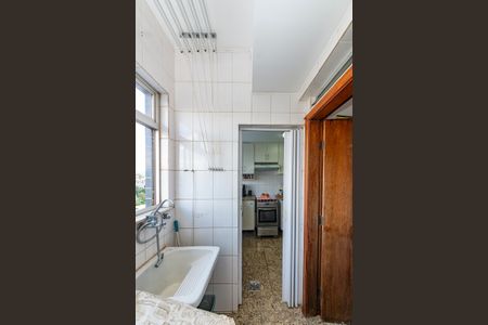 Apartamento para alugar com 135m², 3 quartos e 1 vagaÁrea de Serviço