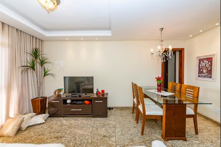 Apartamento para alugar com 135m², 3 quartos e 1 vagaSala