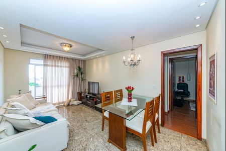 Apartamento para alugar com 135m², 3 quartos e 1 vagaSala