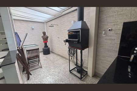 Casa à venda com 250m², 3 quartos e 2 vagas Casa à venda com 250m², 3 quartos e 2 vagasEspaço Gourmet