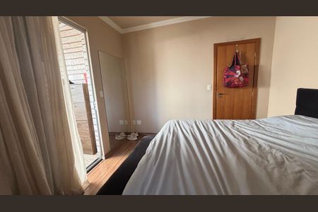 Casa à venda com 250m², 3 quartos e 2 vagas Casa à venda com 250m², 3 quartos e 2 vagasQuarto 1