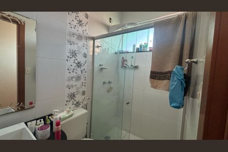 Casa à venda com 250m², 3 quartos e 2 vagas Casa à venda com 250m², 3 quartos e 2 vagasBanheiro 2