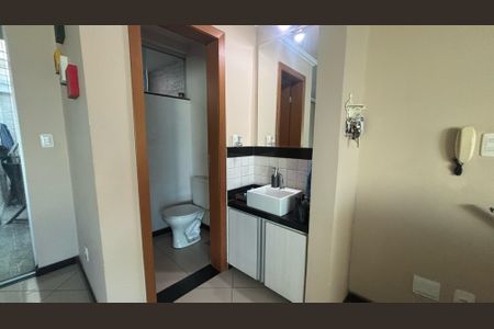 Casa à venda com 250m², 3 quartos e 2 vagas Casa à venda com 250m², 3 quartos e 2 vagasLavabo