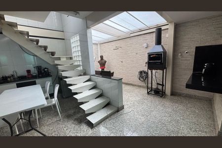 Casa à venda com 250m², 3 quartos e 2 vagas Casa à venda com 250m², 3 quartos e 2 vagasCozinha