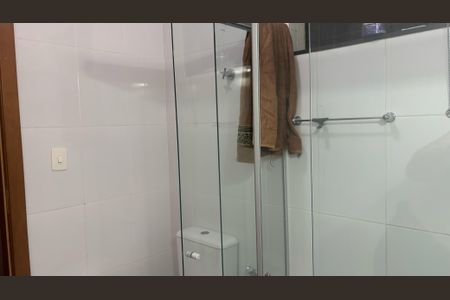 Casa à venda com 250m², 3 quartos e 2 vagas Casa à venda com 250m², 3 quartos e 2 vagasBanheiro 1