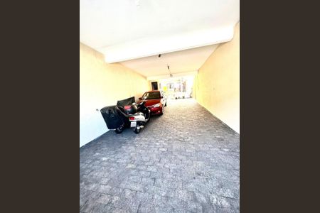 Casa à venda com 178m², 3 quartos e 6 vagas Casa à venda com 178m², 3 quartos e 6 vagasGaragem